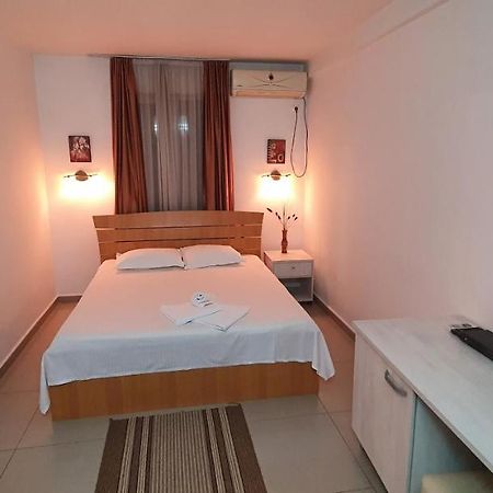 Evro Set Otel Üsküp Dış mekan fotoğraf