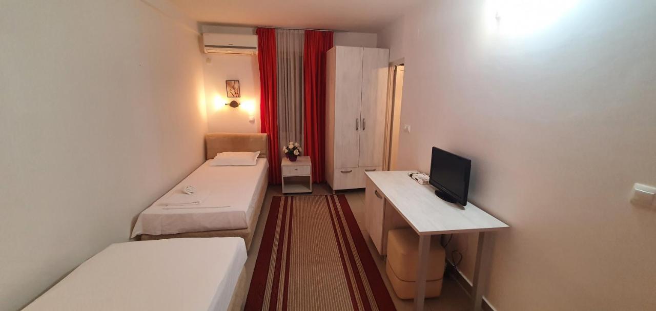 Evro Set Otel Üsküp Dış mekan fotoğraf