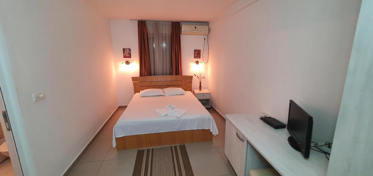 Evro Set Otel Üsküp Dış mekan fotoğraf